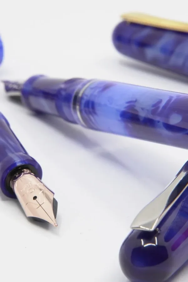 Penna Stilografica Blue Aesthetic Metis: Intelligenza e Stile - immagine 7