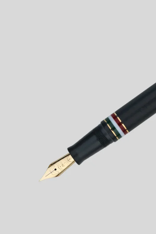 Penna stilografica Black Sand GT: raffinatezza classica - immagine 3